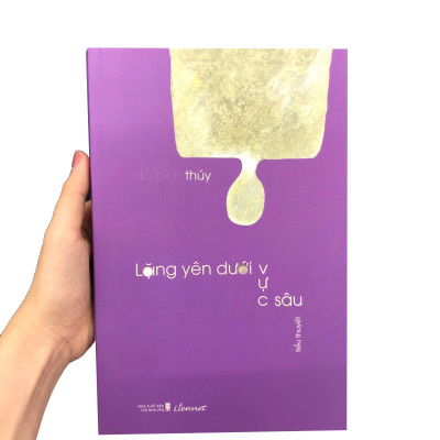 Sách - Lặng Yên Dưới Vực Sâu