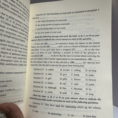 (Kèm lời giải chi tiết) HACK NÃO 25 ĐỀ LUYỆN THI VÀO 10 MÔN TIẾNG ANH  –  Nhiều tác giả – Sputnik – NXB Thế giới