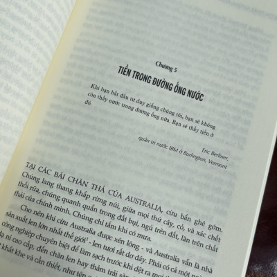 CƠN KHÁT KHỦNG KHIẾP - Cuộc sống bí mật và tương lai đầy sóng gió của nước - Charles Fishman - Nguyễn Nguyên Hy dịch - NXB Tri Thức (Bìa mềm)