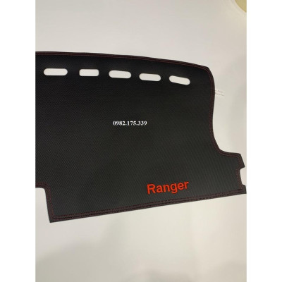 Thảm Taplo da vân carbon cao cấp Ford Ranger 2022, 2023 mới nhất