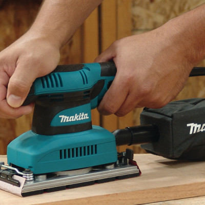 Máy chà nhám rung Makita BO3710