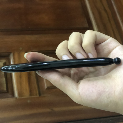 Cây massage mặt bằng sừng đen dày thần thánh (MH844) đánh bay vết nhăn da mặt mà không cần sử dụng bất kì loại kem dưỡng nào