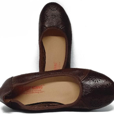 Giày nữ hoa văn Huy Hoàng da bò màu nâu đất HT7952