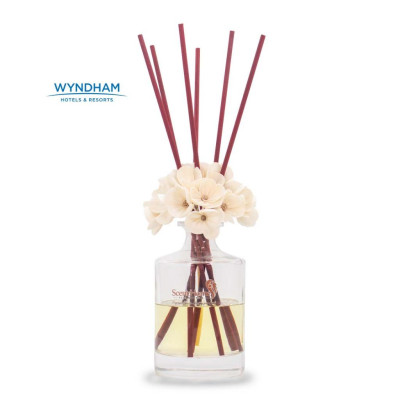 Que mây tán hương khách sạn 5* Wyndham Hotel