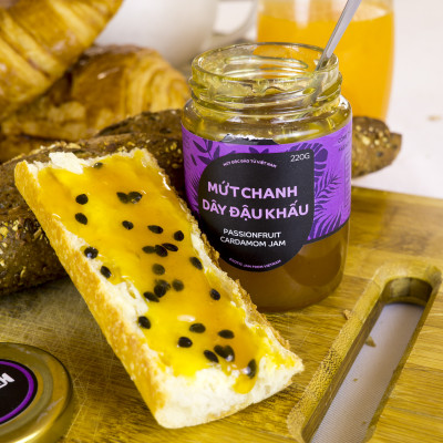 Mứt Chanh Dây Đậu Khấu - La Petite Epicerie Saigon 220g