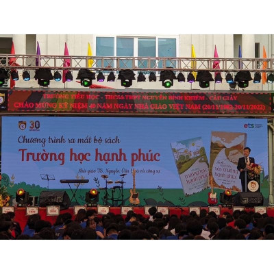 Sách Combo Xây dựng trường học hạnh phúc + Hồi ký người thầy xây trường hạnh phúc - Alphabooks - BẢN QUYỀN