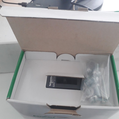 CẦU DAO MCCB 3P - 40A EZC100F3040 Schneider