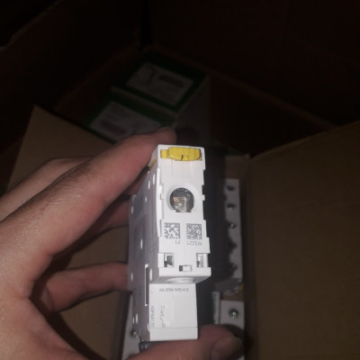 Cầu Dao điện A9F84132 Schneider MCB 32A 10kA 1P