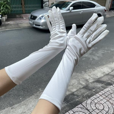 Găng tay màu trắng kem ( trắng ngà ) vải phi dài 37cm