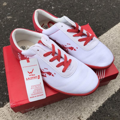 Giày thể thao bóng đá cao cấp nhất năm Wika Ultra Vải