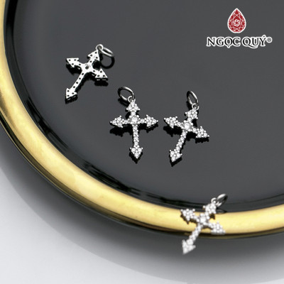 Charm bạc treo hình thánh giá họa tiết nổi - Ngọc Quý Gemstones