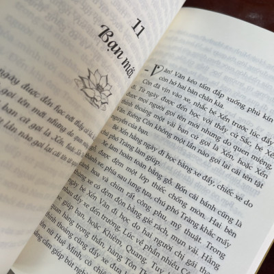 [Sách mới 2022] BÔNG SEN VÀNG – Sơn Tùng – NXB Chính trị quốc gia Sự thật – bìa mềm