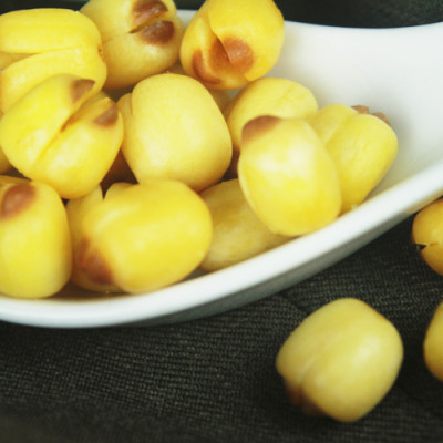 Combo Hạt Sen Sấy Hải Long (230g) + Mứt Xoài Sấy Dẻo Hải Long (120g)