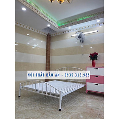 Giường sắt mỹ nghệ cong 1m6x2m BẢO AN