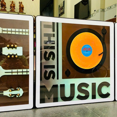 (ẢNH CHỤP THẬT) Tranh treo tường trang trí decor lớp dạy nhạc, phòng thu âm kèm đinh