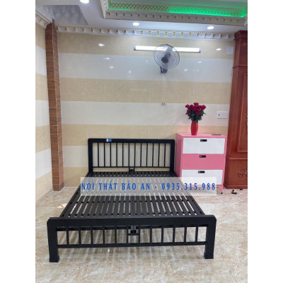 Giường sắt mỹ nghệ vuông BẢO AN 1M4X2M