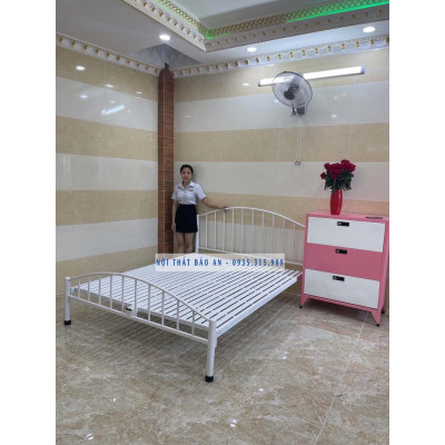 Giường sắt Kiểu Tân Cổ Điển 1M, 1M2,1M4,1M6,1M8X2M 