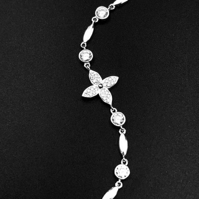 Vòng , Lắc Tay Nữ Bạc 925 Hoa 4 Cánh Đính Đá Cao Cấp Bạc Hiểu Minh LTU578