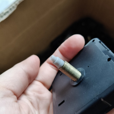 Combo 2 máy đồng hồ kim trôi, cốt 22mm trục 15mm , mới  90% 