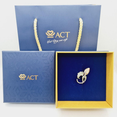 Cài áo hoa tulip đá cam