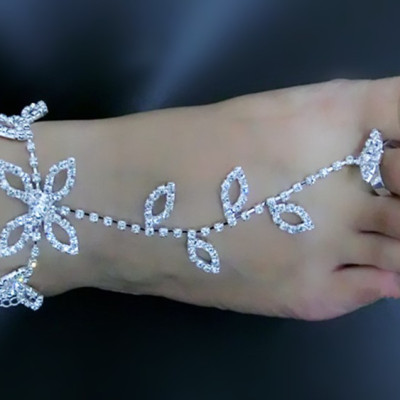 Lắc chân kèm nhẫn