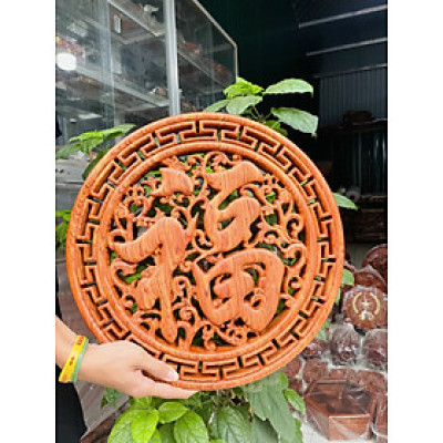 TRANH ĐIÊU KHẮC CHỮ PHÚC BẰNG GỖ HƯƠNG ĐÁ MẶT TRÒN 40 DẦY 4CM