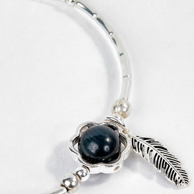 Vòng Bạc Hạt Đá Mắt Hổ Xanh Đen Phối Charm Lá Ngọc Quý Gemstones