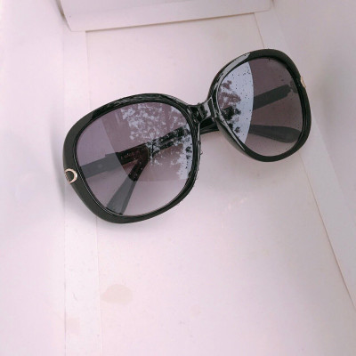 Kính râm thời trang sành điệu cho Nữ - ĐEN