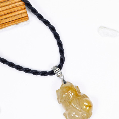 Mặt dây chuyền tỳ hưu tài lộc đá thạch anh tóc vàng 16x22mm mệnh thủy, kim - Ngọc Quý Gemstones