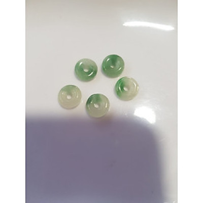 Bộ Trang sức Charm Vòng Tay gồm 5 đồng tiền may mắn tài lộc  Chất liệu đá cẩm thạch xanh Ngọc trắng tự nhiên bóng đẹp  Size hạt đk 9mm x đk cao 3mm x lỗ giữa đồng tiền 2mm nữ phối vòng tay và làm mặt dây chuyền đeo đẹp ạ