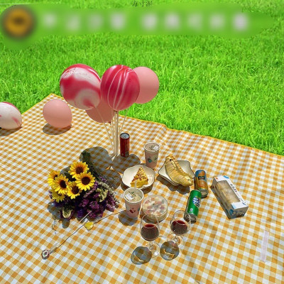 Thảm du lịch gấp gọn  , bạt cắm trại chống nước ,họa tiết caro  cao cấp có thể trải  làm thảm chơi cho bé rất sạch sẽ nhỏ gọn  dễ mang theo mọi nơi 