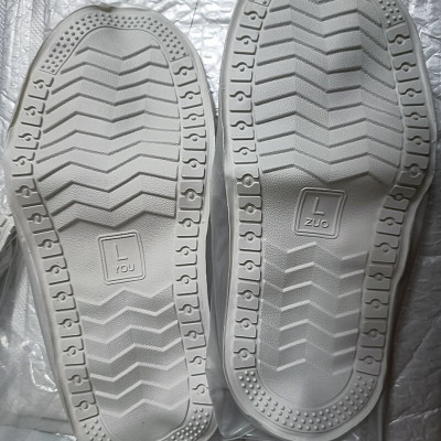 Ủng Bọc Giày Trời Mưa Chống Nước PVC Chống Bám Bẩn Áo Bảo Vệ Giày Chống Trơn Trượt Tiện Lợi