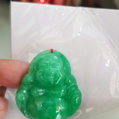 Mặt dây chuyền Nữ Phật Di Lặc bụng tròn Đá Ngọc Cẩm Thạch Xanh tươi đều đẹp Size C40mm x N37mm x S12mm Anh Chị bọc Vàng đeo đẹp ạ