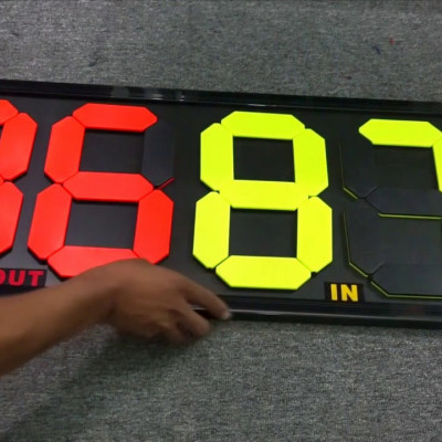 Bảng thay người bóng đá 4 số bằng nhựa, chữ số hiển thị cả 2 mặt từ 00 đến 99 và đạt tiêu chuẩn thi đấu môn bóng đá.