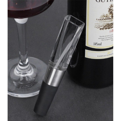 Phễu rót vang thiết kế nhỏ gọn, sang trọng hỗ trợ sục khí SUNWAY