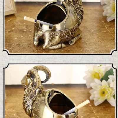 Gạt tàn bụi thuóc hình con Dê kéo đồng tiền tài lộc linh vật phong thủy sáng tạo