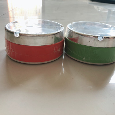 Gạt tàn thuốc nắp xoay - Màu giao ngẫu nhiên