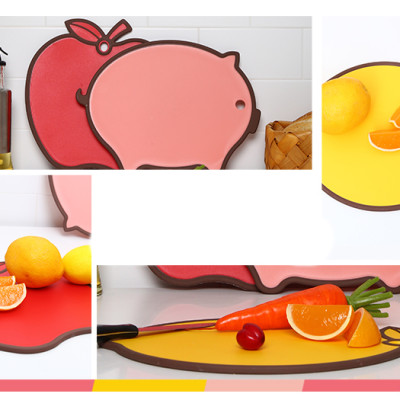 Thớt nhựa kháng khuẩn Lock&lock CSC552 - Hình quả lê