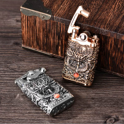 Vỏ Hột Quẹt Bật Lửa Xăng Đá Chief CF018-50 Khắc Hoa Văn Họa Tiết 3D Nổi, Đánh Đá Nhân Tạo Cao Cấp Đẹp Độc Lạ ( Màu Ngẫu Nhiên)