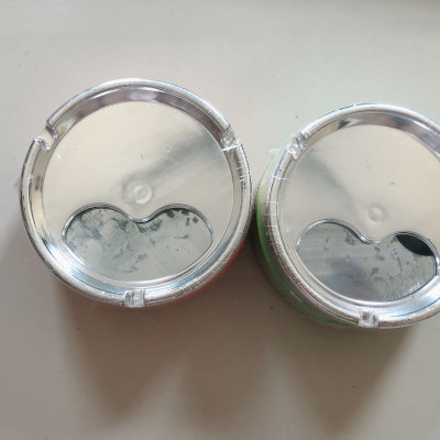 Gạt tàn thuốc nắp xoay - Màu giao ngẫu nhiên