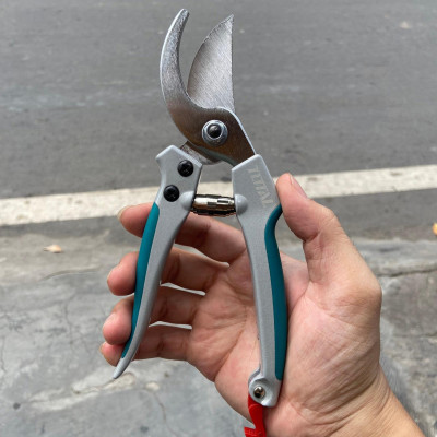 KÉO CẮT TỈA 205MM ĐỆM NHỰA TPR TOTAL THTP62082 - HÀNG CHÍNH HÃNG