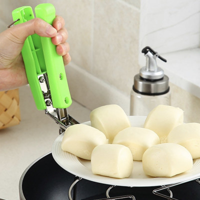 Combo 2 Kẹp Gắp Thức Ăn Nóng Tiện Ích Trong Nhà Bếp Màu Ngẫu Nhiên