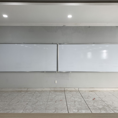Bảng từ trắng viết bút lông Hàn Quốc Bavico kích thước lớn 1,2x3,6m