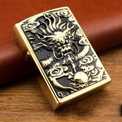 Vỏ Hột Quẹt Bật Lửa Zorro Z91226 Họa Tiết Rồng Cuộn Mây Đẹp Độc Lạ Màu Vàng - Dùng Xăng Bấc Đá Cao Cấp