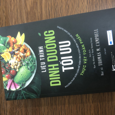 Sách mới: Ăn lành sống mạnh + Liệu trình dinh dưỡng (TB)