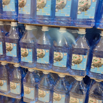 Nước rửa kinh ô tô, xe máy TH CLEAN  can 2.5 lít 