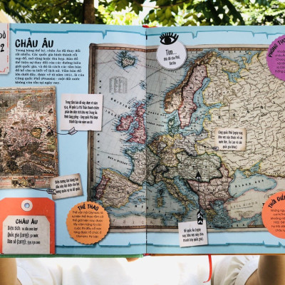 Sách Khám Phá - 80 Bản Đồ Vòng Quanh Thế Giới - Khám Phá Thế Giới Cùng Cuốn Bản Đồ Khổng Lồ, Gồm 52 Tấm Bản Đồ Minh Họa Sinh Động -  Á Châu Books, Bìa Cứng, In Màu