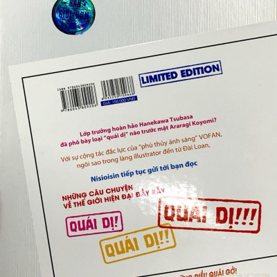 BAKEMONOGATARI 3 - Bản Thường Ver B: Standee Bập Bênh + Postcard Nhựa