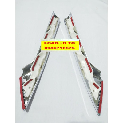 Ốp Trang Trí Mặt ca Lăng Toyota Cross 2022-2020 Mạ Crom