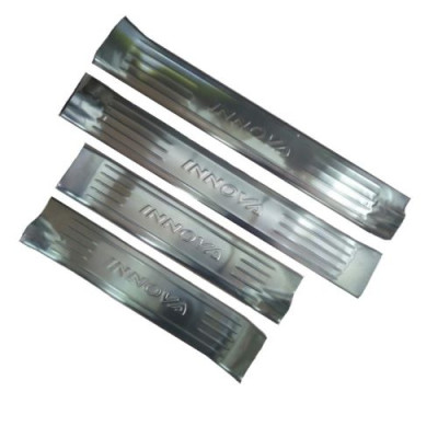 BỘ ỐP NẸP BƯỚC CHÂN TRONG INOX XE TOYOTA INNOVA 2016-2019